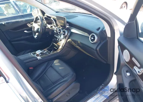 2017 Mercedes-Benz Glc 300 4Matic z USA, uszkodzony, nr VIN WDC0G4KB7HF156024